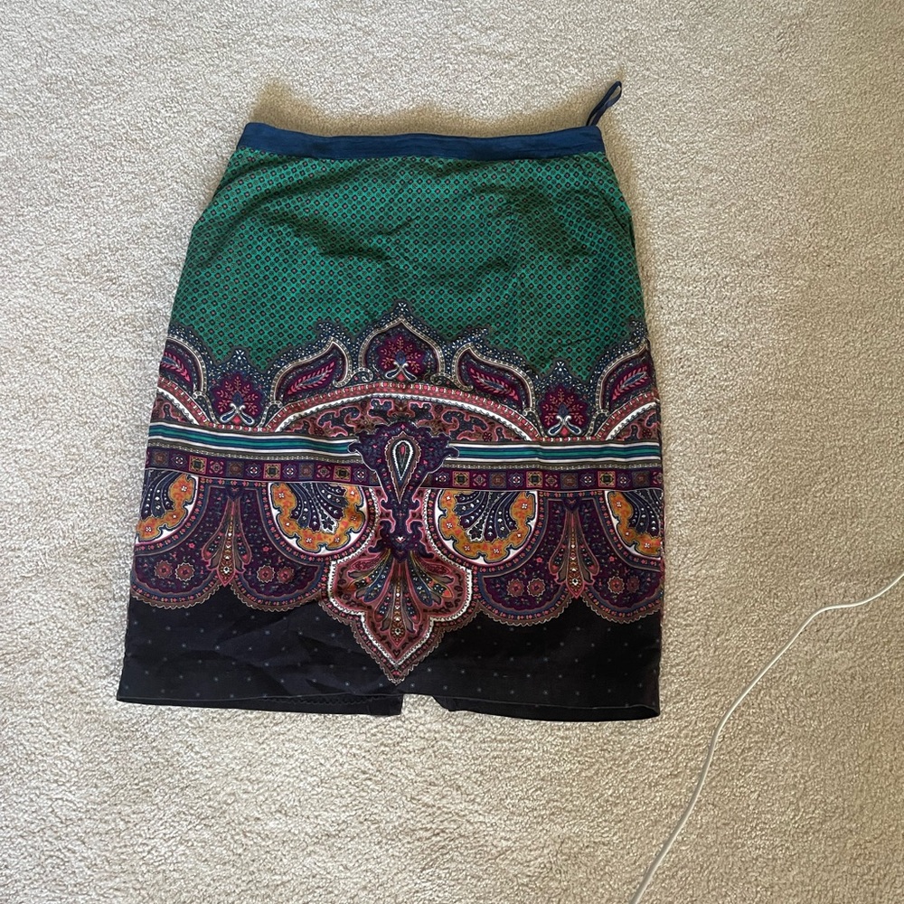 Elegant Green and Black Patterned Skirt